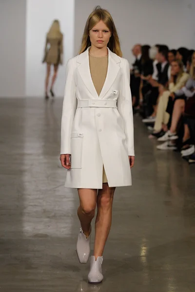 Look 14